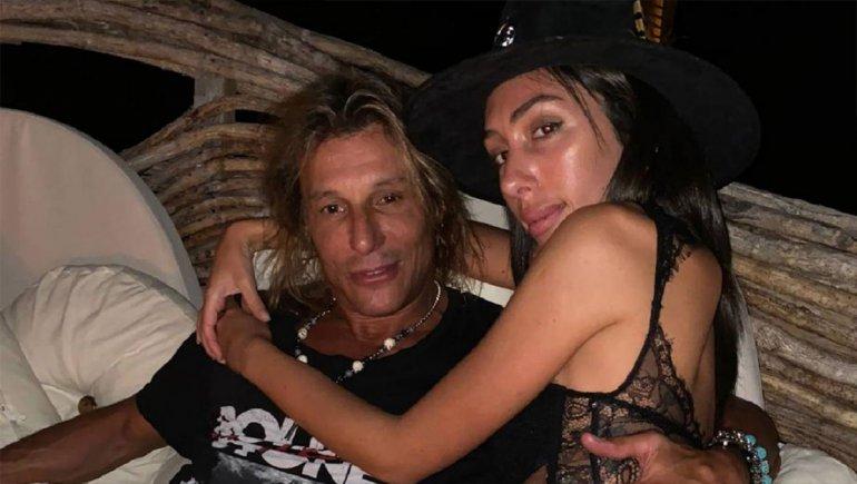 Encontraron a Claudio Caniggia y Sofía Bonelli teniendo sexo en una pileta