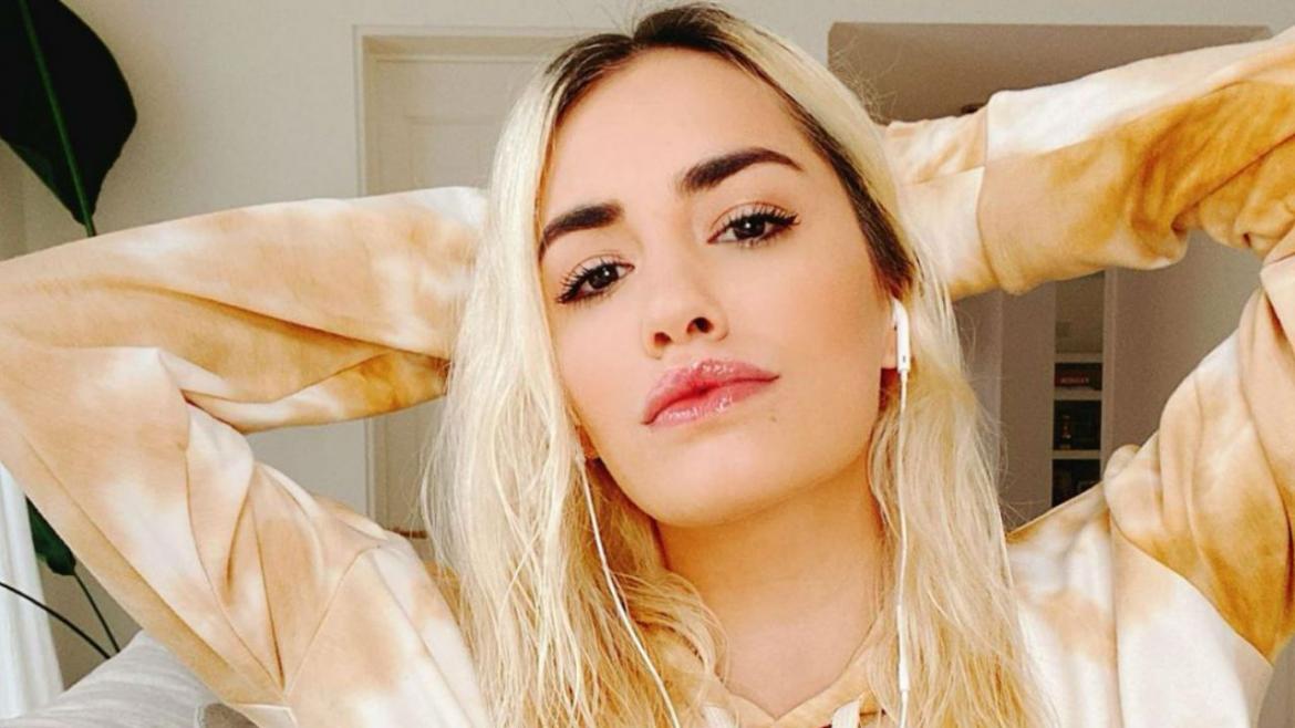 En tanga y en top, Lali Espósito lució su look más sensual de entrecasa desde España