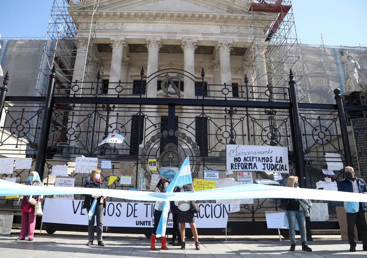 Reforma judicial: banderazo y protesta frente al Congreso contra el proyecto 