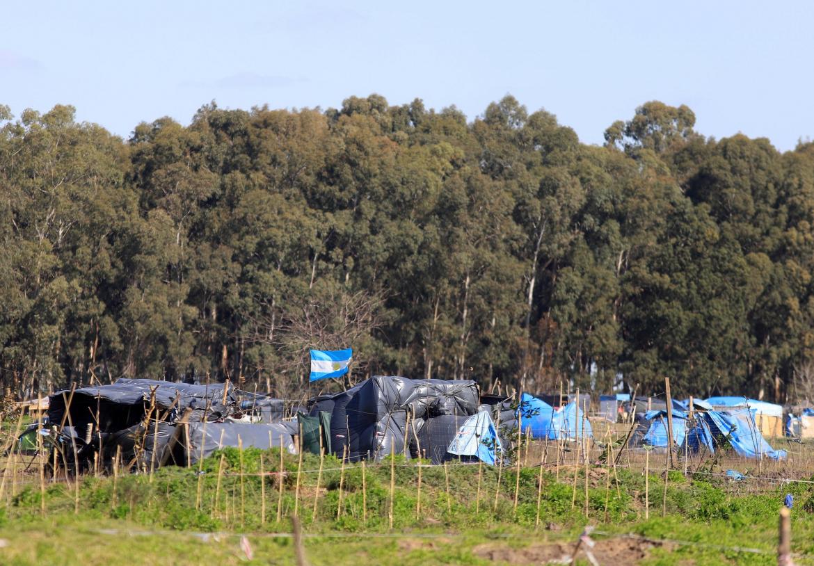 Toma de tierras: Justicia definió fecha del desalojo de familias de los terrenos en Guernica