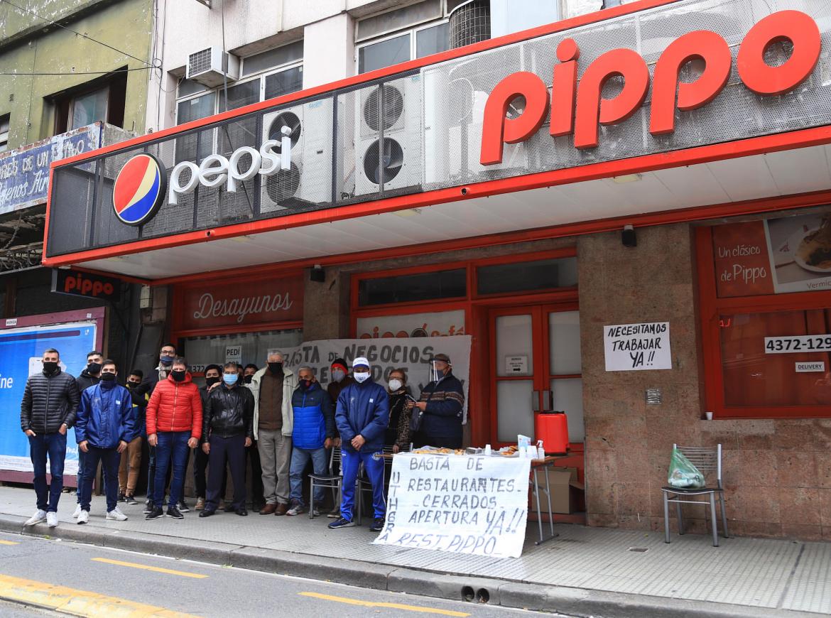 Gastronómicos en protesta: se presentaron en sus lugares de trabajo y pidieron 