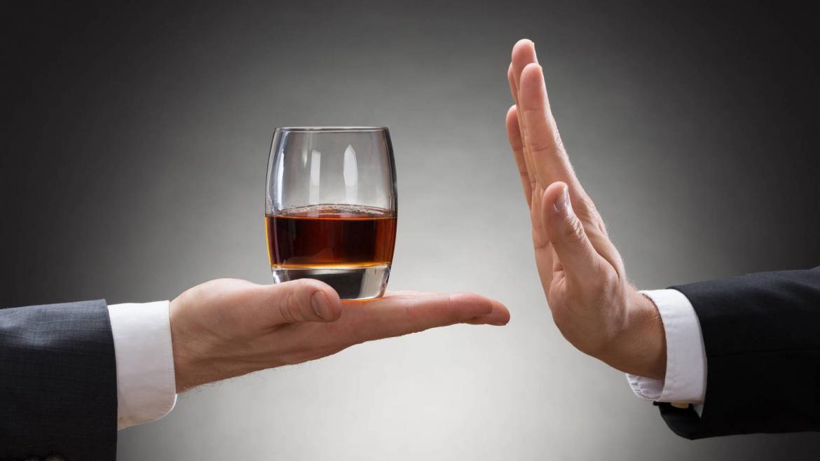 El consumo de alcohol está asociada al cáncer pero el café puede evitarlo