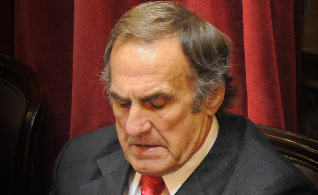 Preocupación por la salud de Reutemann: volvió a sufrir un sangrado digestivo y enciende las alertas