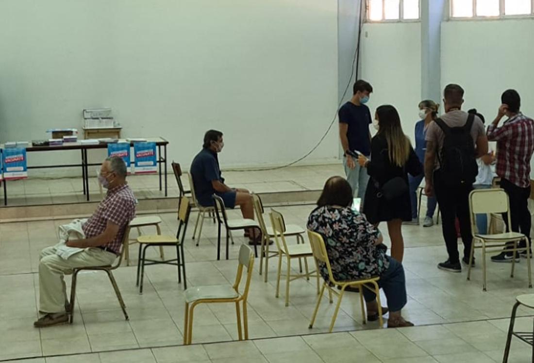 Drama en Campana: un hombre de 70 años murió dentro de un vacunatorio contra coronavirus