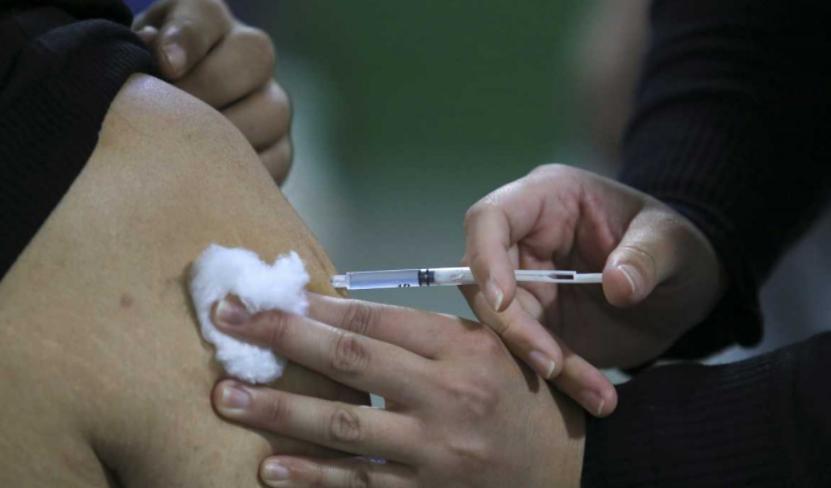 La OMS no recomienda aplicar una tercera dosis de la vacuna contra el coronavirus