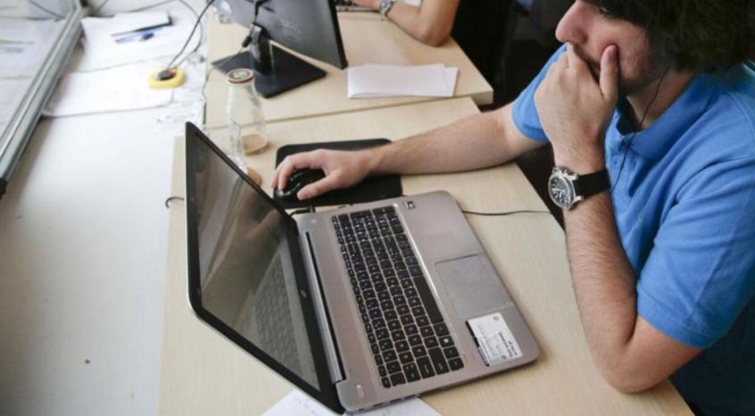 Miles de páginas web sufrieron caídas por una falla de Akamai: ¿de qué se trata?