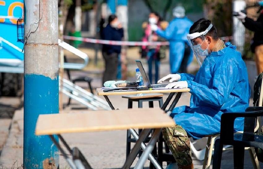 Variante Delta en Córdoba: cinco detenidos y 800 personas aisladas por los contagios