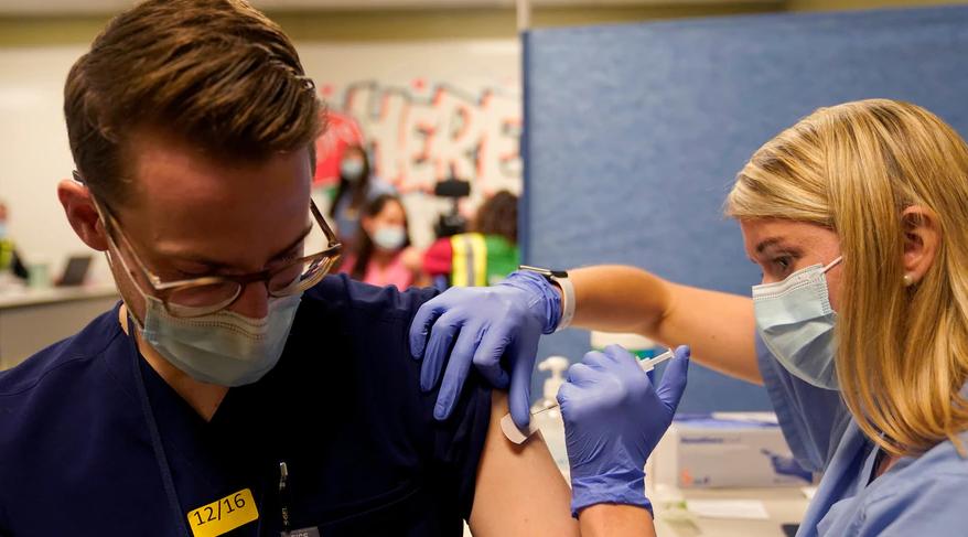 EE.UU. planea ofrecer dosis de refuerzo de la vacuna contra el coronavirus en septiembre