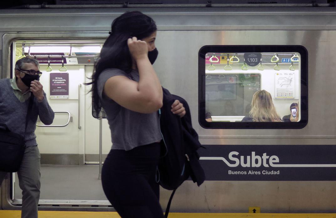 Tras restricciones por la pandemia, rehabilitaron once estaciones del subte en Ciudad de Buenos Aires