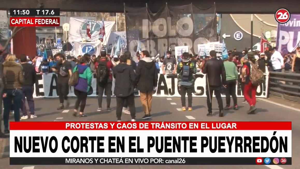 Jornada de protesta de organizaciones sociales: caos por corte total en Puente Pueyrredón