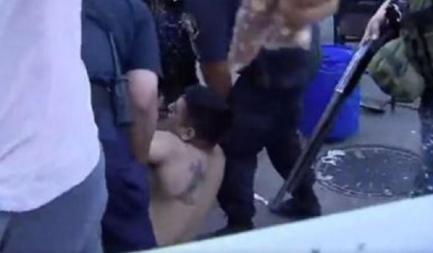 VIDEO: en la previa del acto del Frente de Todos, un presunto ladrón fue brutalmente golpeado 